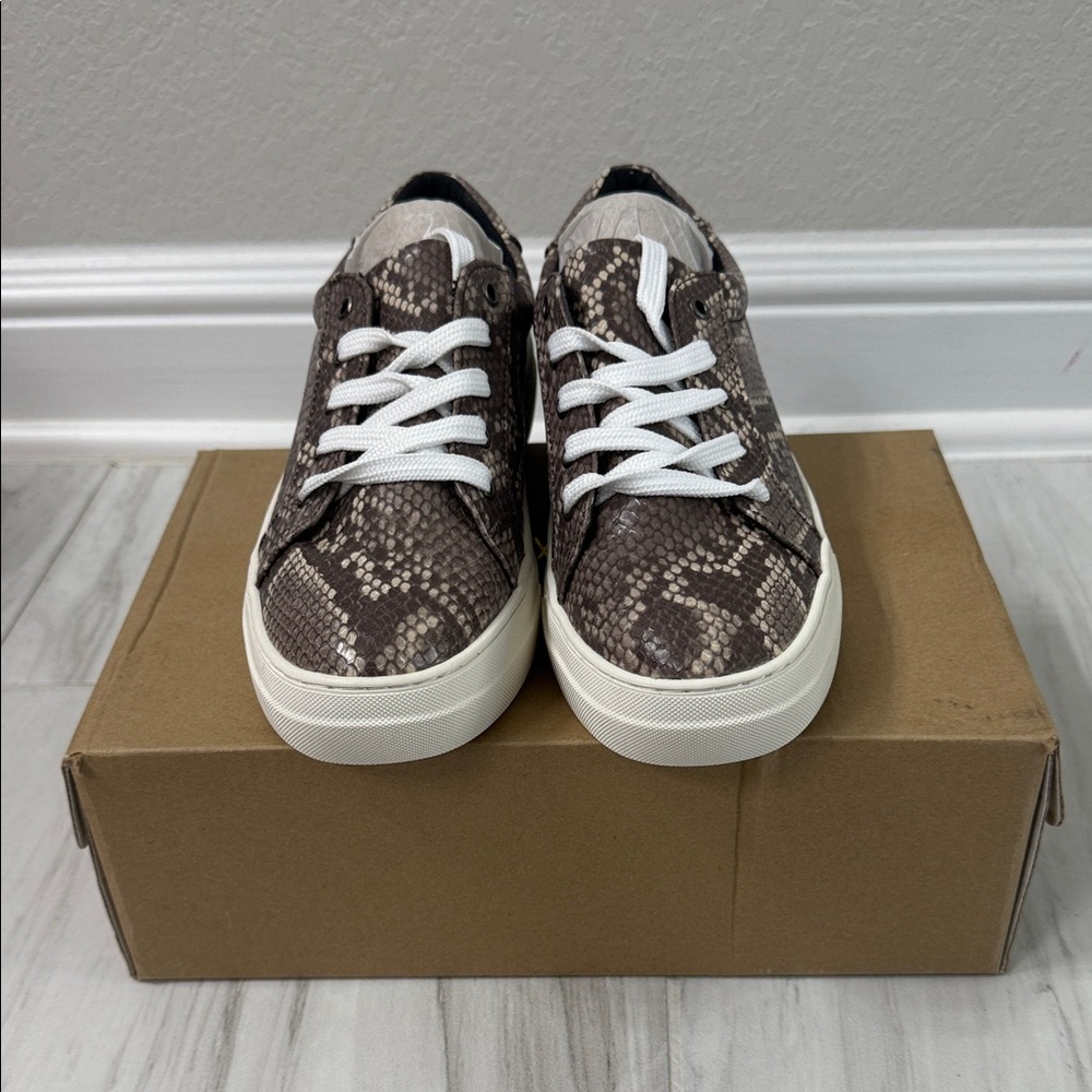 Snakeskin Pattern Sneakers with White Laces
